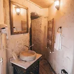 Tale Cave Hotell *
