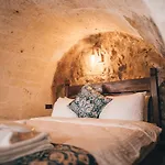 Tale Cave