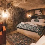 Tale Cave Szálloda *