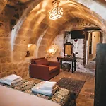Tale Cave Hotell