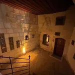 Tale Cave Hotell