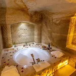 Tale Cave